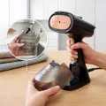 TESLA AeroGrip Steamer EA404 – parownica do ubrań z funkcją odsysania